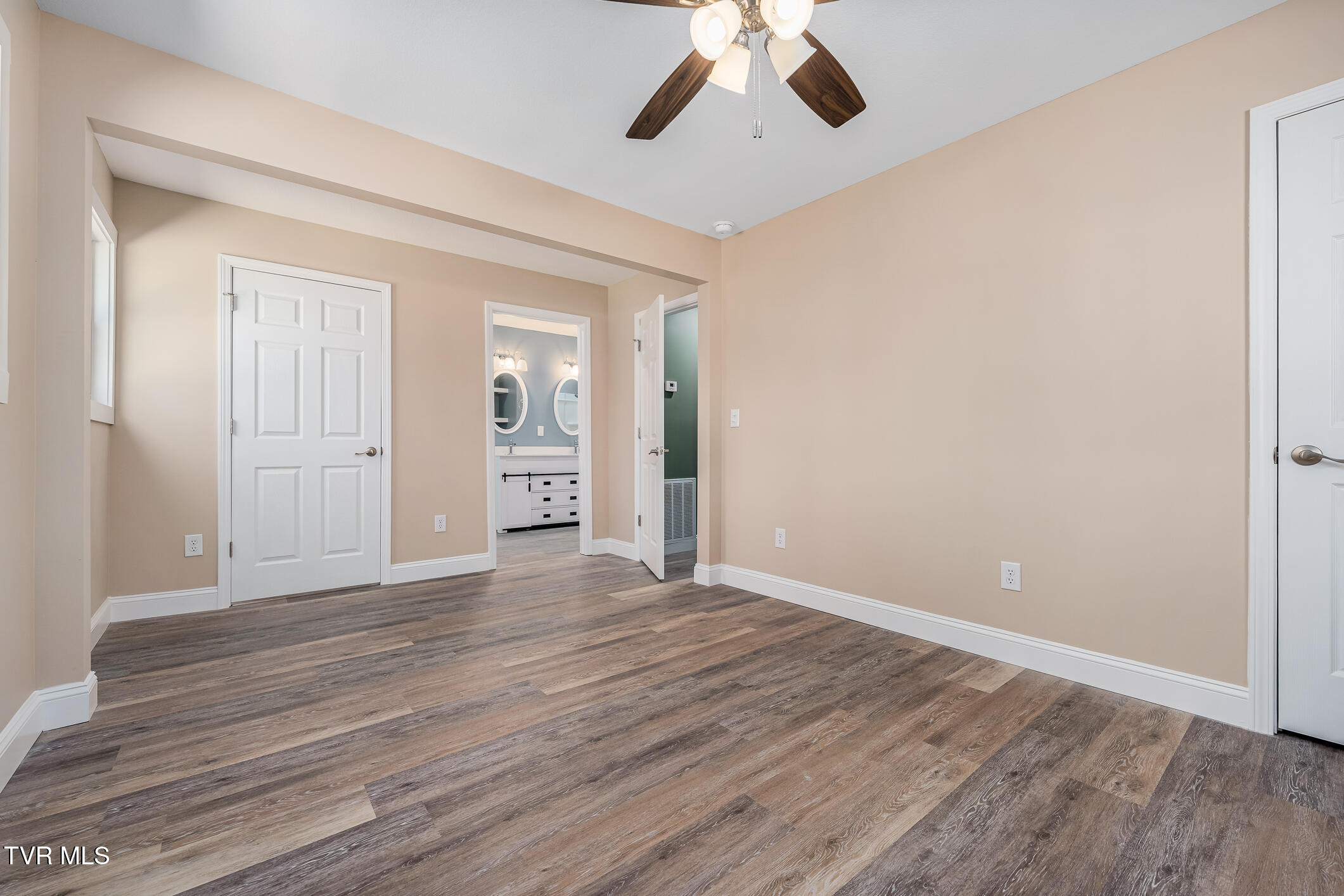 307 Piney Grove Road Hampton, TN 37658 - Photo 4 of 43 307 Piney Grove Rd (40 of 43)
