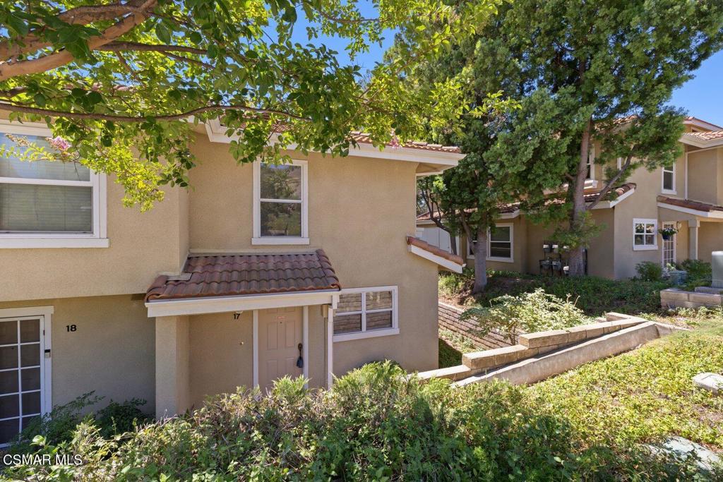 2731 Erringer Road, Unit 17 Simi Valley, CA 93065 - Photo 2 of 32 Gallery Image 2