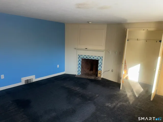 $399,900 | 33 Wood Pond Road, West Hartford, CT 06107