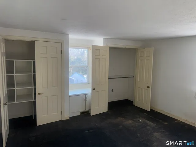 $399,900 | 33 Wood Pond Road, West Hartford, CT 06107