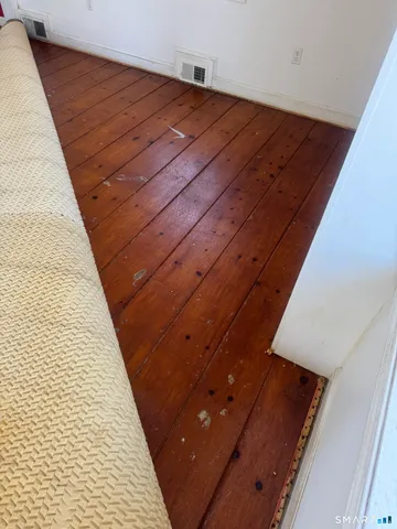 $399,900 | 33 Wood Pond Road, West Hartford, CT 06107