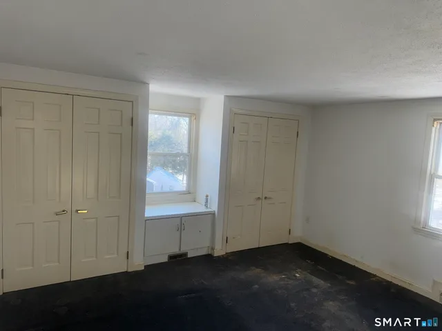 $399,900 | 33 Wood Pond Road, West Hartford, CT 06107