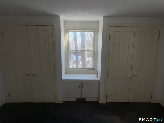 $399,900 | 33 Wood Pond Road, West Hartford, CT 06107