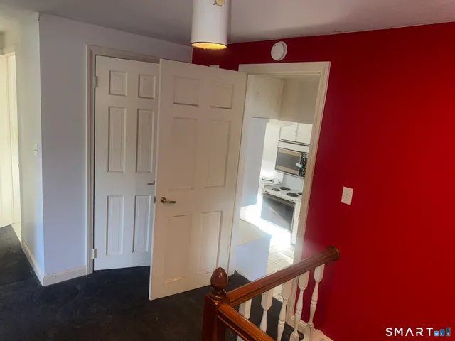 $399,900 | 33 Wood Pond Road, West Hartford, CT 06107