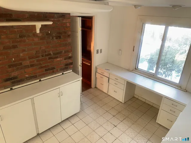 $399,900 | 33 Wood Pond Road, West Hartford, CT 06107