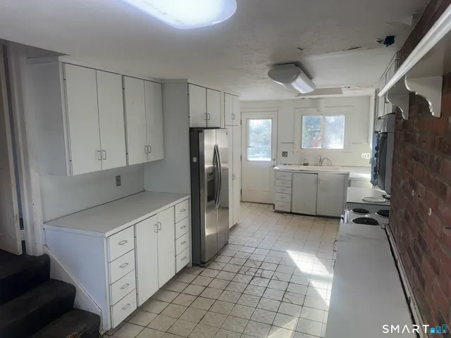 $399,900 | 33 Wood Pond Road, West Hartford, CT 06107