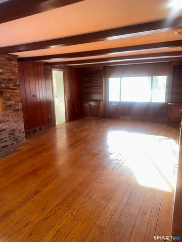 $399,900 | 33 Wood Pond Road, West Hartford, CT 06107