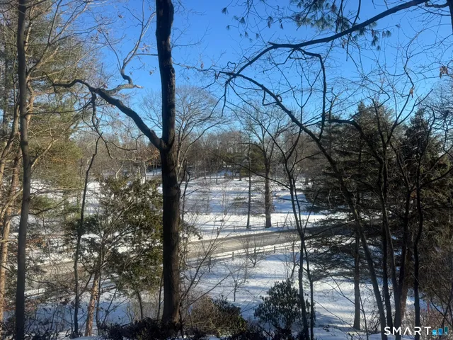 $399,900 | 33 Wood Pond Road, West Hartford, CT 06107