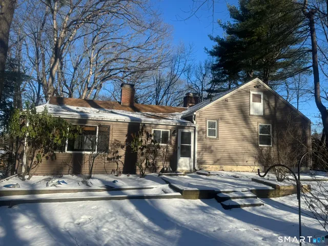 $399,900 | 33 Wood Pond Road, West Hartford, CT 06107