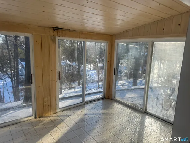 $399,900 | 33 Wood Pond Road, West Hartford, CT 06107