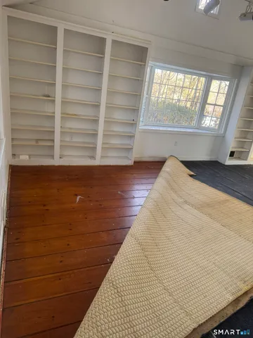 $399,900 | 33 Wood Pond Road, West Hartford, CT 06107