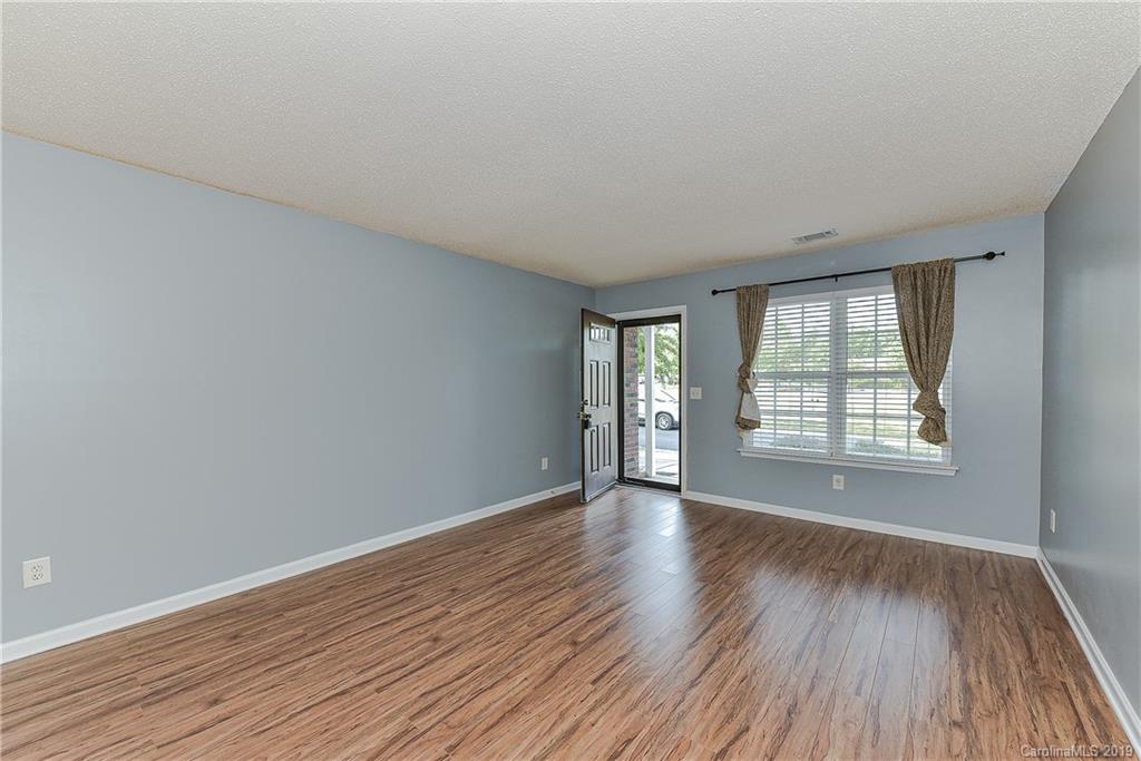 10620 Broken Branch Road Charlotte, NC 28213 - Photo 6 of 40 Gallery Image 6