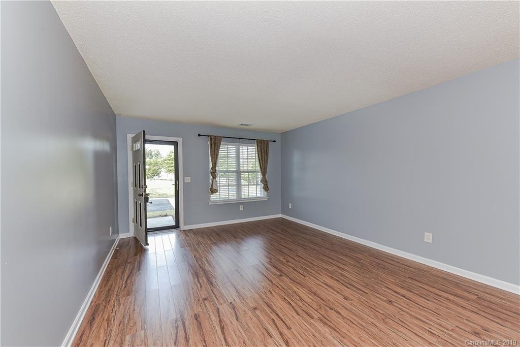 10620 Broken Branch Road Charlotte, NC 28213 - Photo 7 of 40 Gallery Image 7