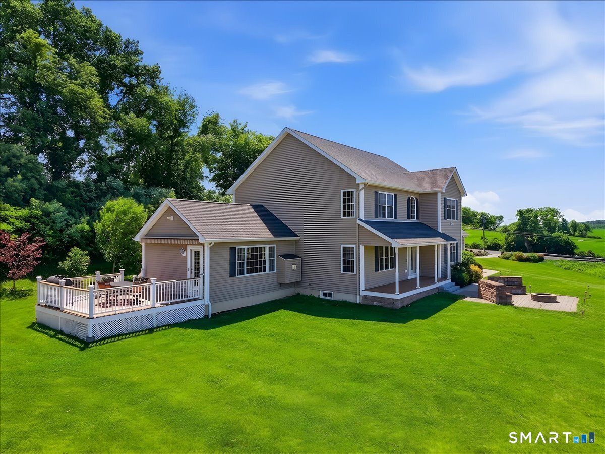 271 Putnam Road Pomfret, CT 06259 - Photo 2 of 40
