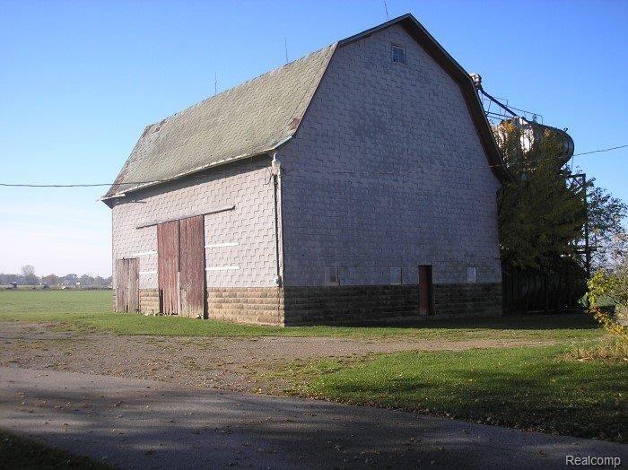 4255 Tobias Road Akron, MI 48701 - Photo 6 of 6 4255 Barn