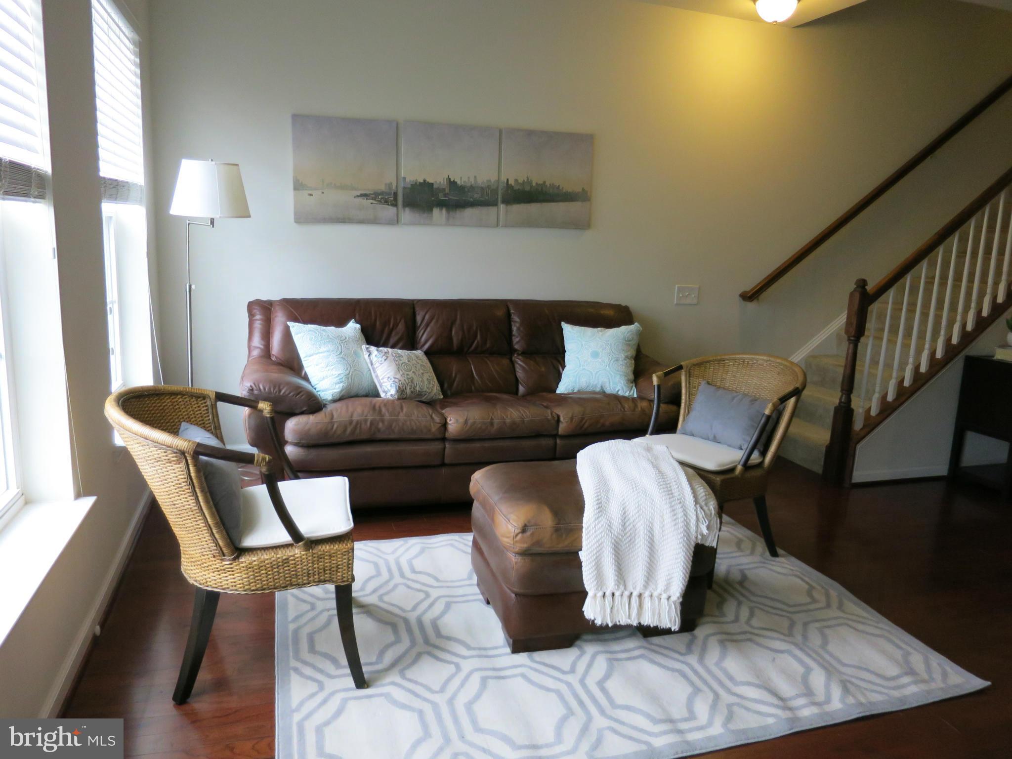 3024 Rittenhouse Circle, Unit 37 Fairfax, VA 22031 - Photo 4 of 27 Living Room