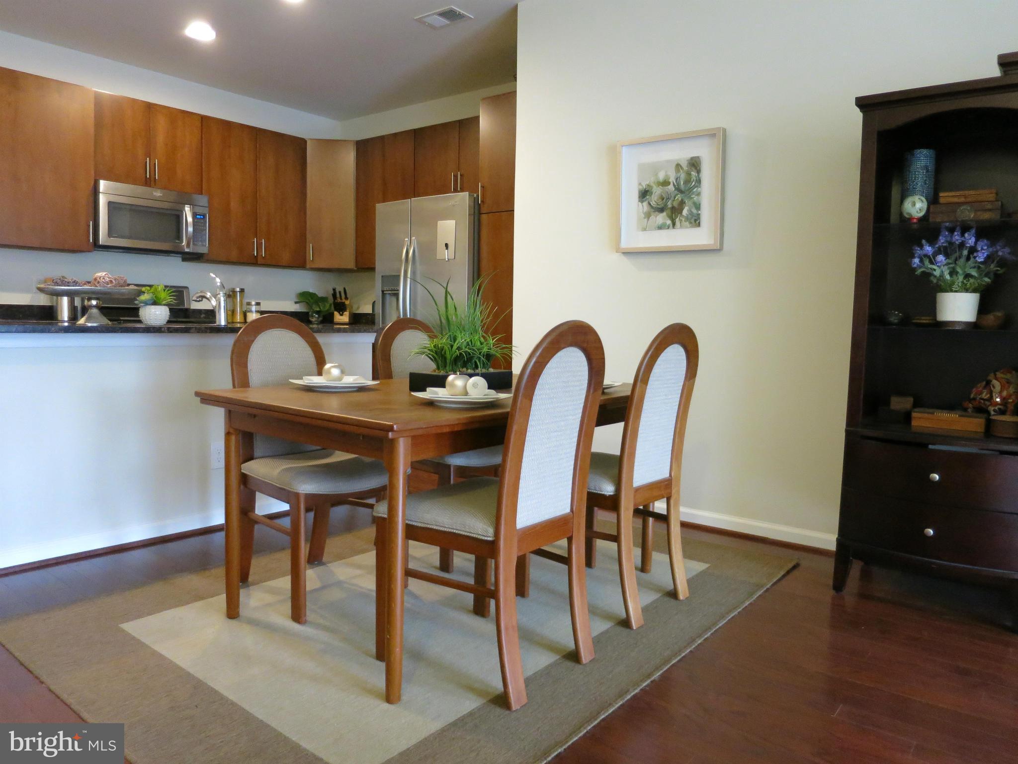 3024 Rittenhouse Circle, Unit 37 Fairfax, VA 22031 - Photo 5 of 27 Dining Room
