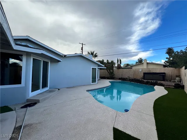 $3,600 | 3140 Hebard Drive, Las Vegas, NV 89121