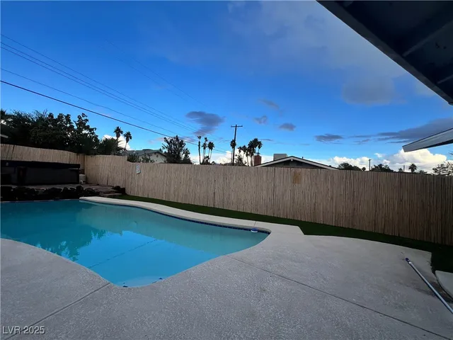 $3,600 | 3140 Hebard Drive, Las Vegas, NV 89121