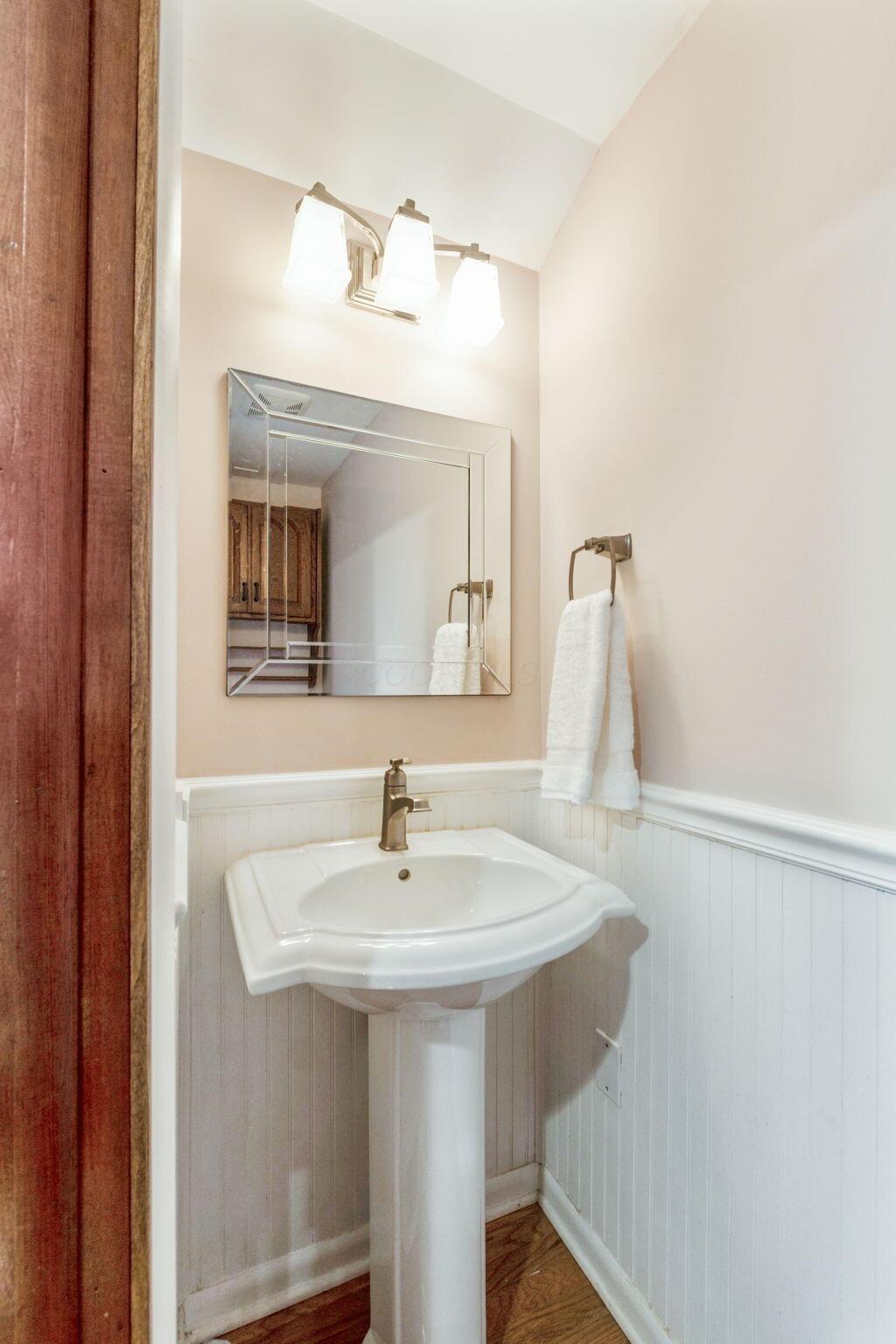 4419 Reed Road Columbus, OH 43220 - Photo 18 of 43 4419 Reed Rd (Interior)-18