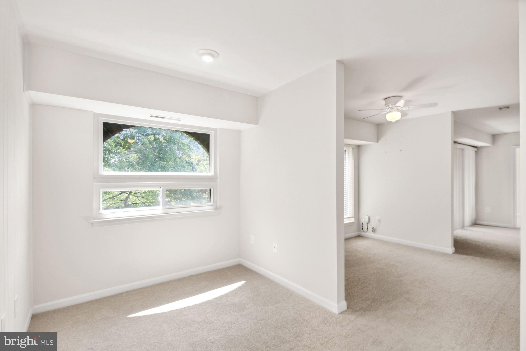 140 Georgetown Road, Unit 11 Annapolis, MD 21403 - Photo 12 of 42 Sunlit Den or Dining Room