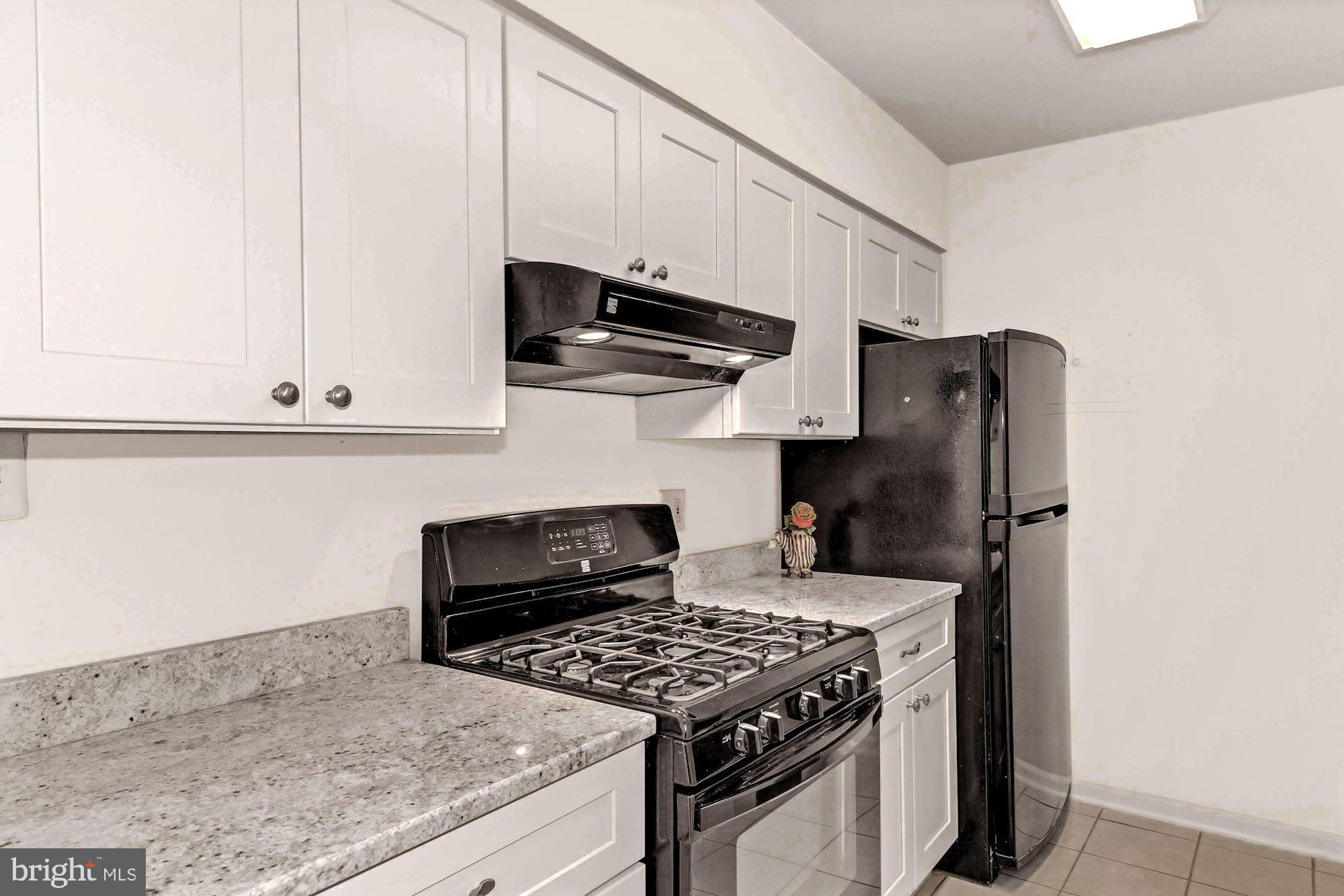 140 Georgetown Road, Unit 11 Annapolis, MD 21403 - Photo 14 of 42 New White Cabinetry & Pulls