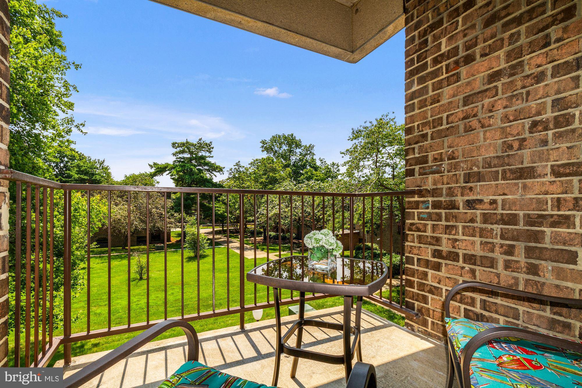 140 Georgetown Road, Unit 11 Annapolis, MD 21403 - Photo 34 of 42 Overlooks Expansive Courtyard