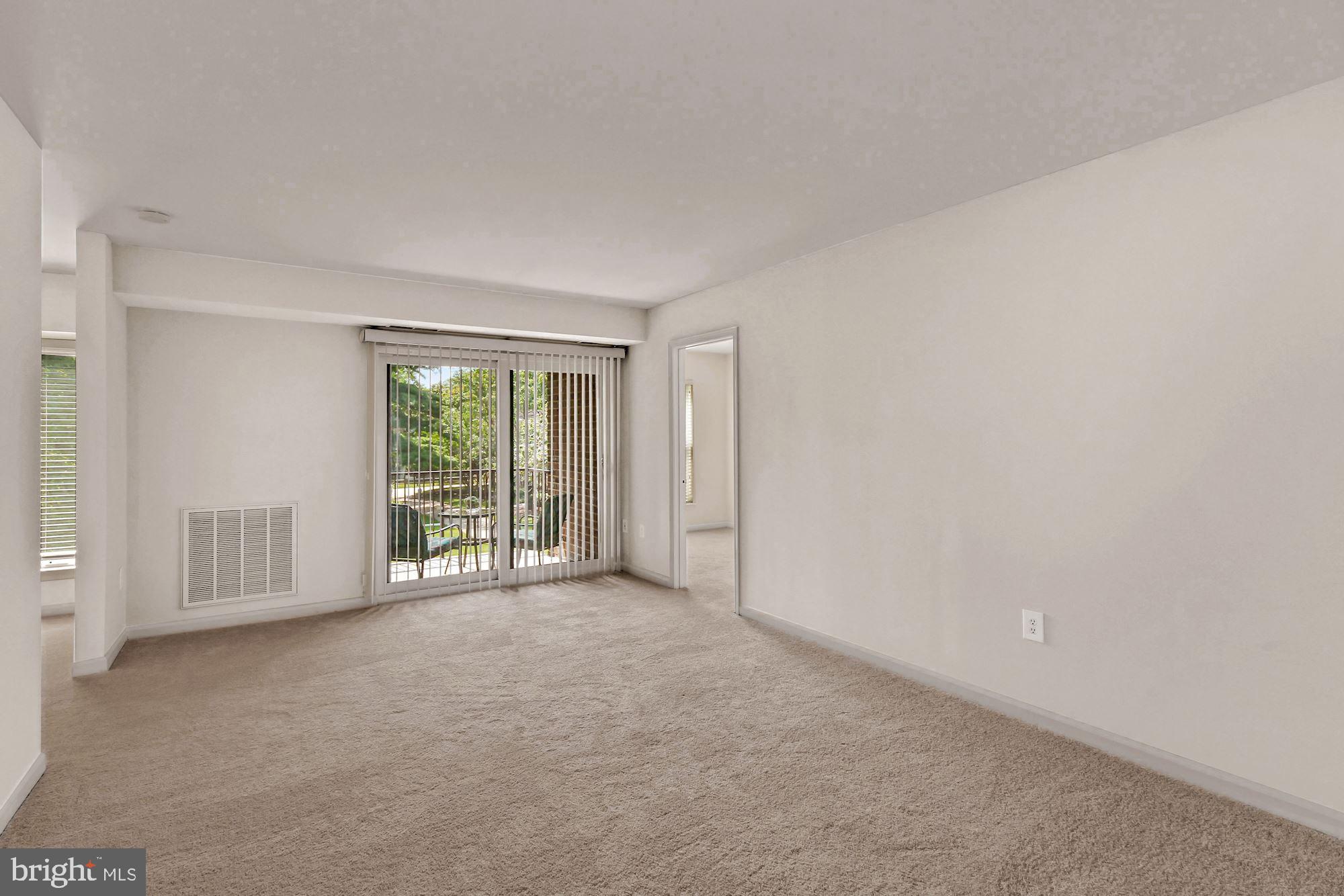 140 Georgetown Road, Unit 11 Annapolis, MD 21403 - Photo 6 of 42 Living Room