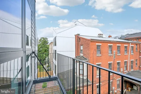 $2,450 | 2007 Cambridge Street, Unit 10, Philadelphia, PA 19130
