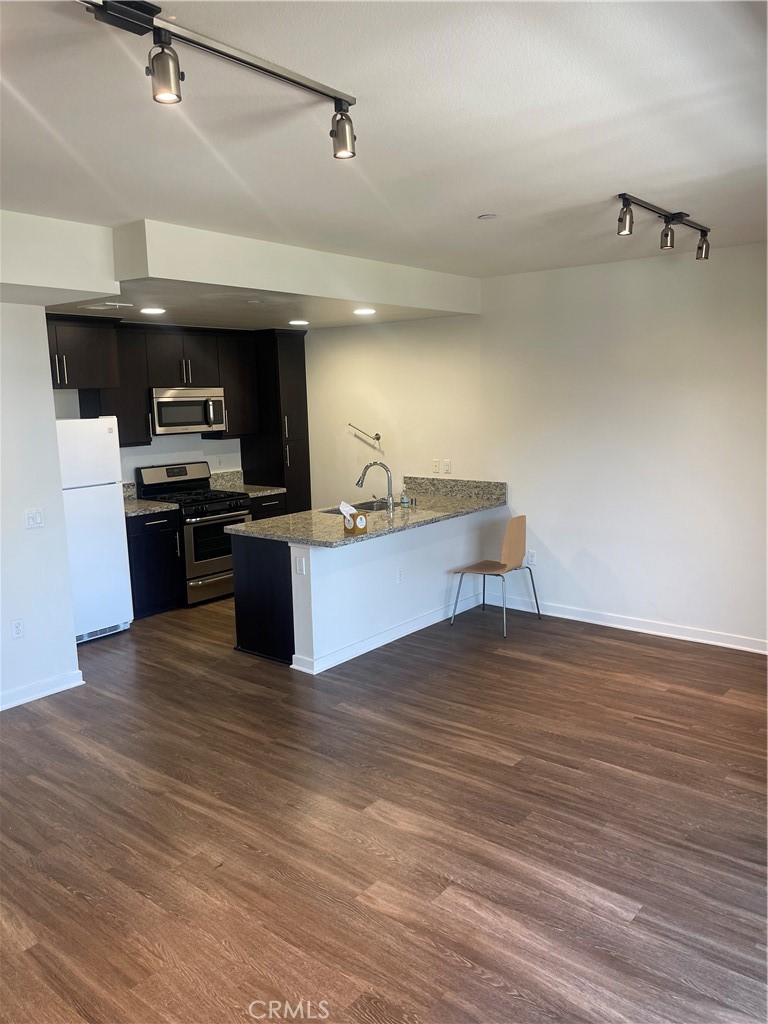 612 East Carson Street, Unit 209 Carson, CA 90745 - Photo 10 of 23