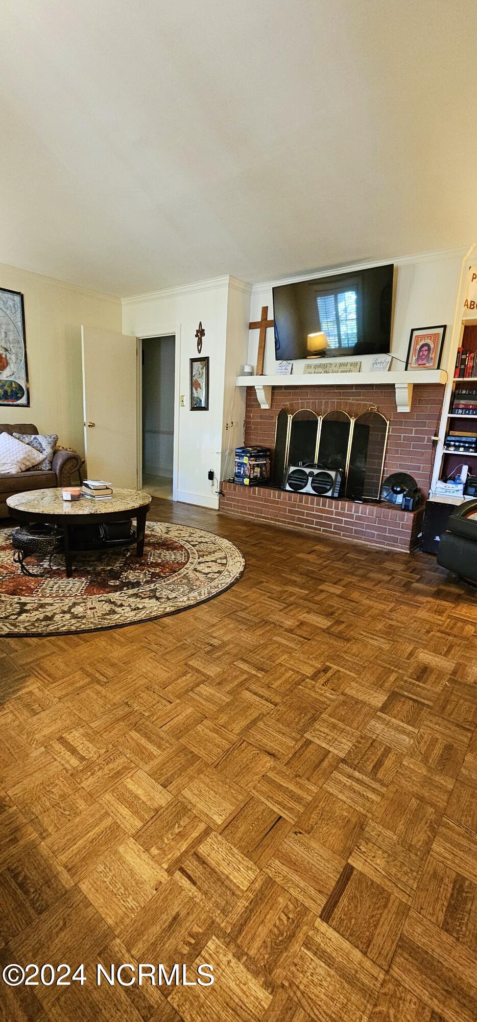 1305 Greenbriar Road Kinston, NC 28501 - Photo 39 of 51 Living room