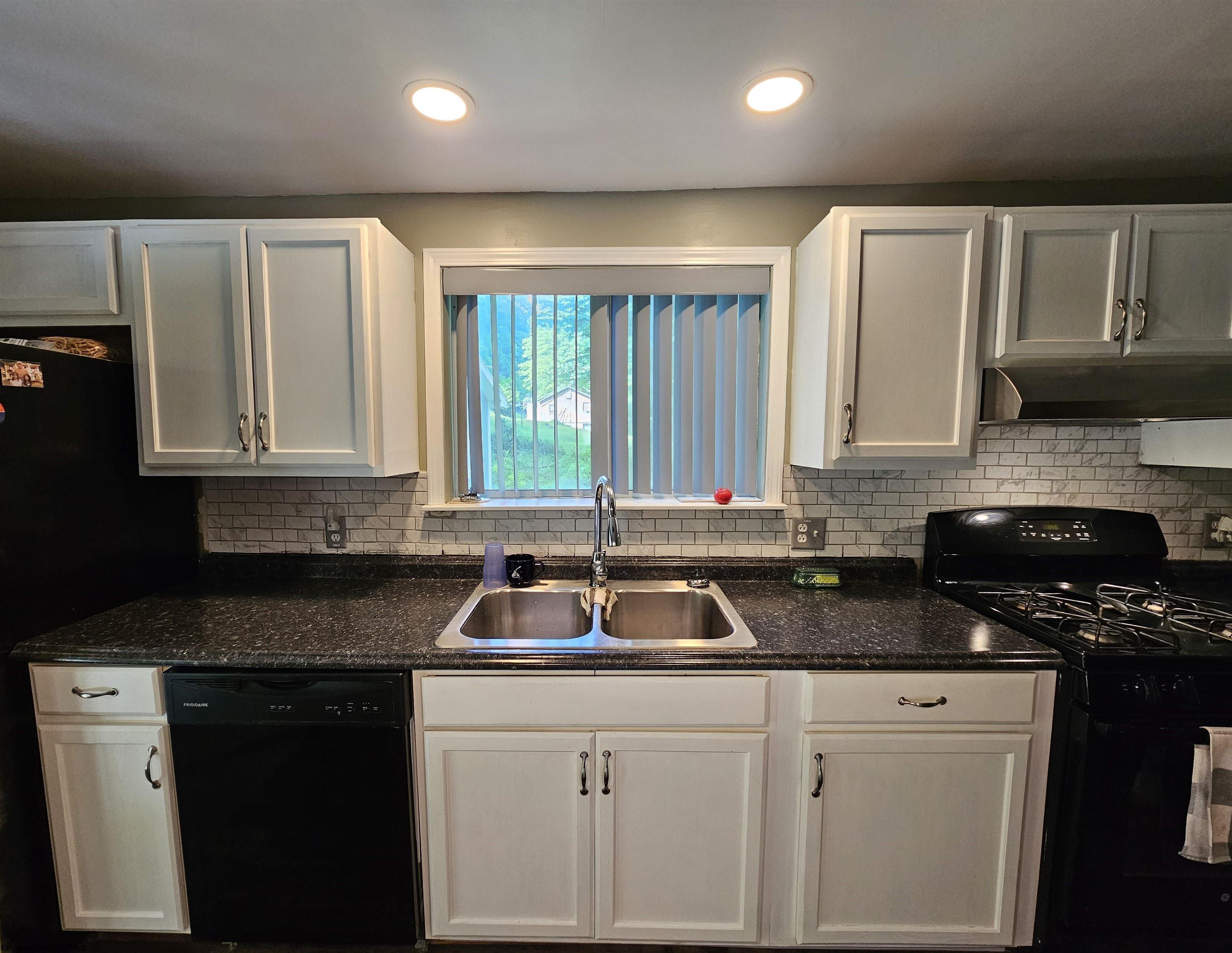 1418 Bunner Ridge Road Fairmont, WV 26554 - Photo 17 of 25 Gallery Image 17