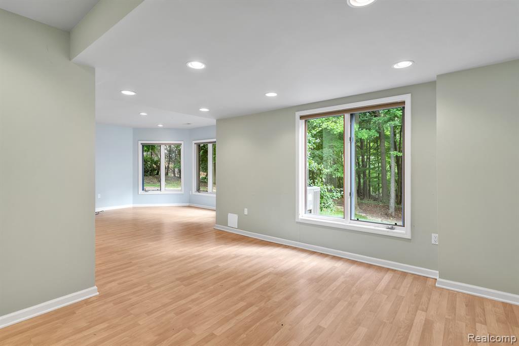 1691 Spring Creek Drive Rochester Hills, MI 48306 - Photo 54 of 78