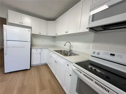 $2,125 | 3700 Northeast 22nd Avenue, Unit 4, Lighthouse Point, FL 33064