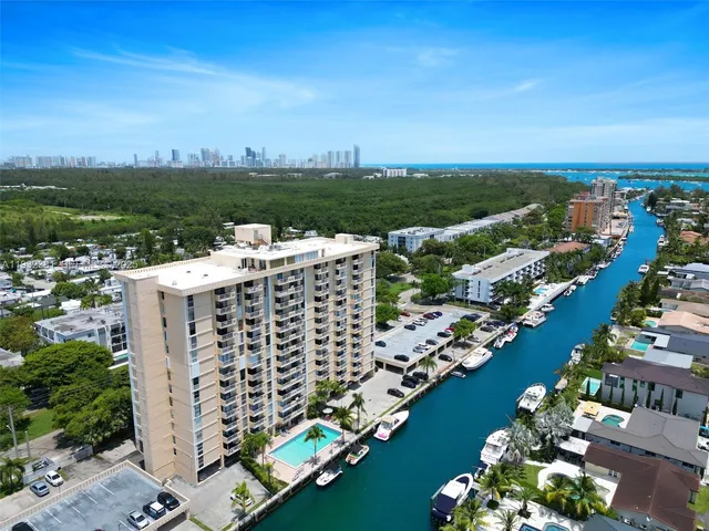$1,800 | 2350 Northeast 135th Street, Unit 1101, North Miami, FL 33181