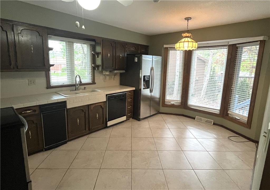 1208 Southwest 23rd Street Blue Springs, MO 64015 - Photo 6 of 20