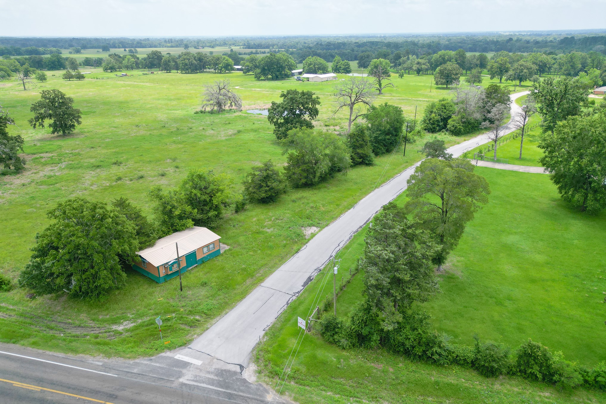 1 Plantation Road Trinity, TX 75862 - Photo 3 of 21
