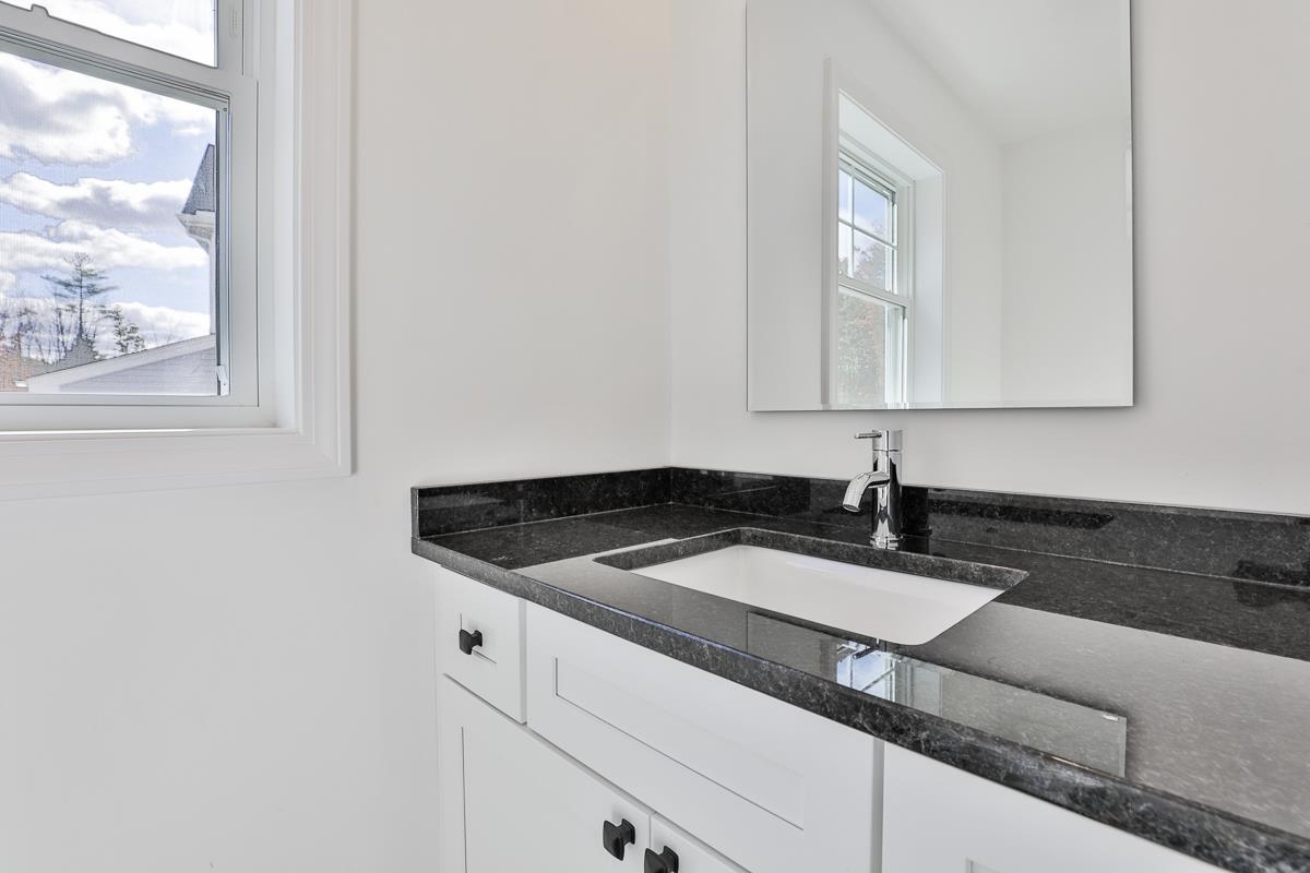 51 Forestedge Way Manchester, NH 03102 - Photo 12 of 37 Gallery Image 12