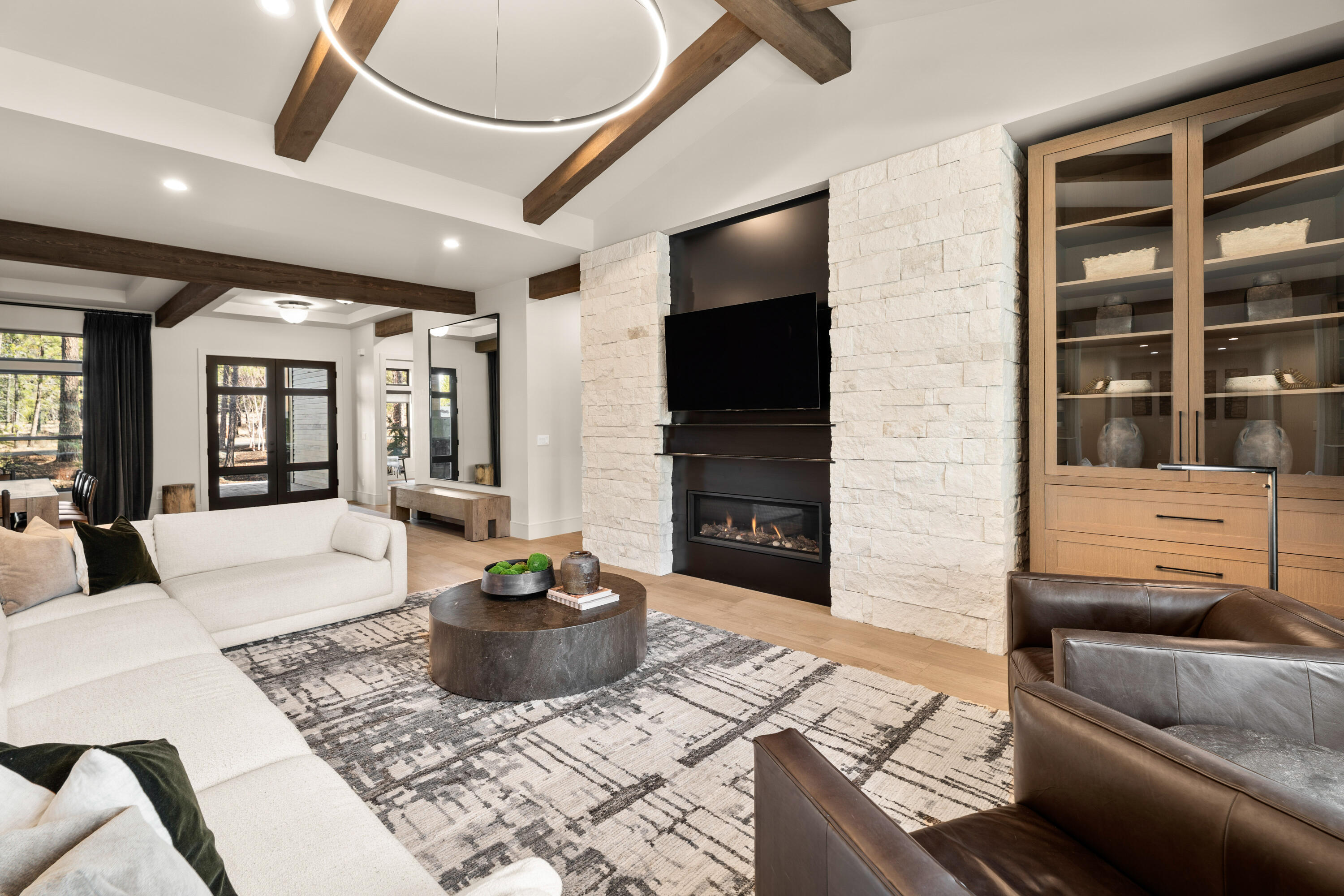 56350 Mirror Rock Loop, Unit 360 Bend, OR 97707 - Photo 33 of 86 27-Living Room