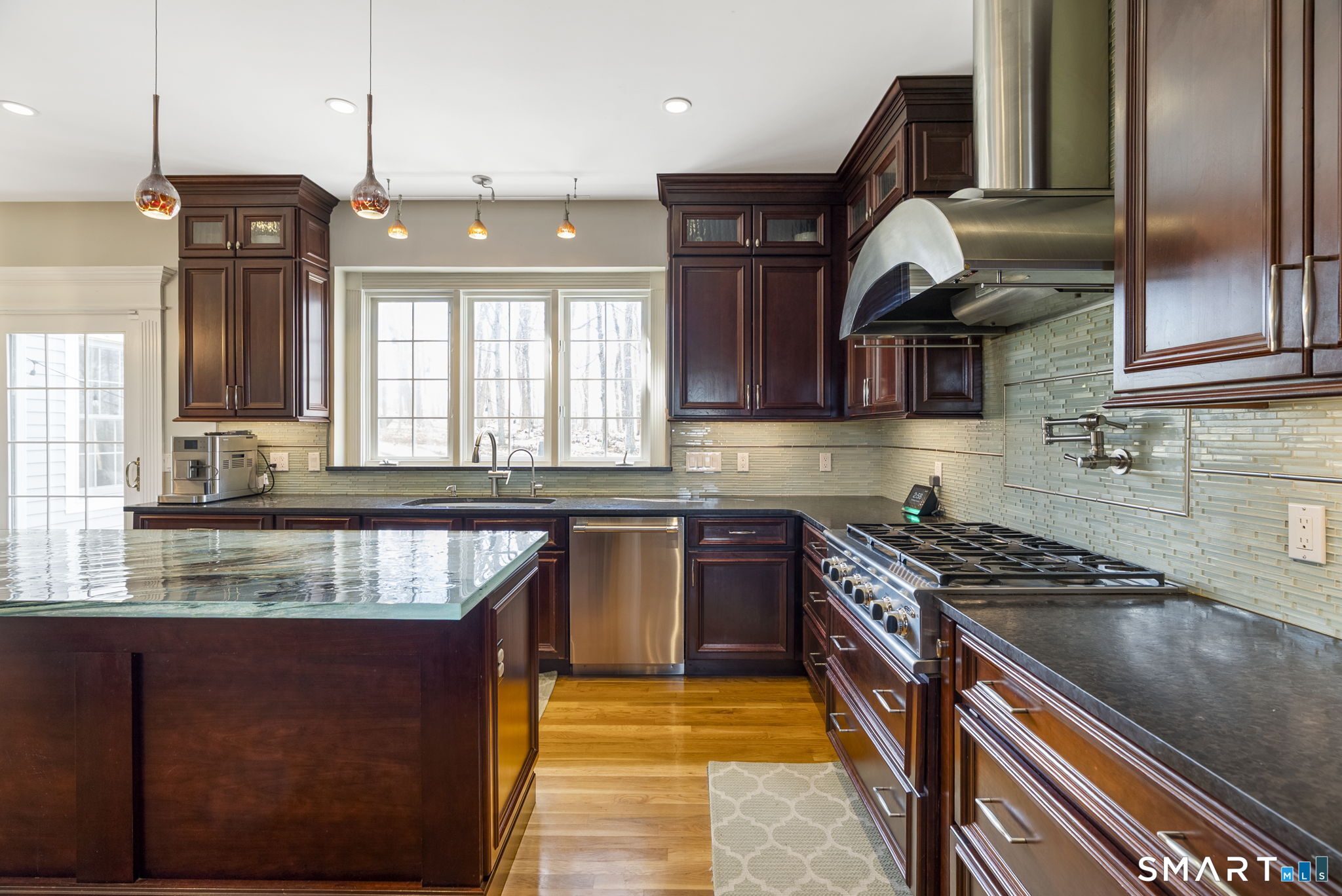 76 Lofgren Road Avon, CT 06001 - Photo 24 of 40