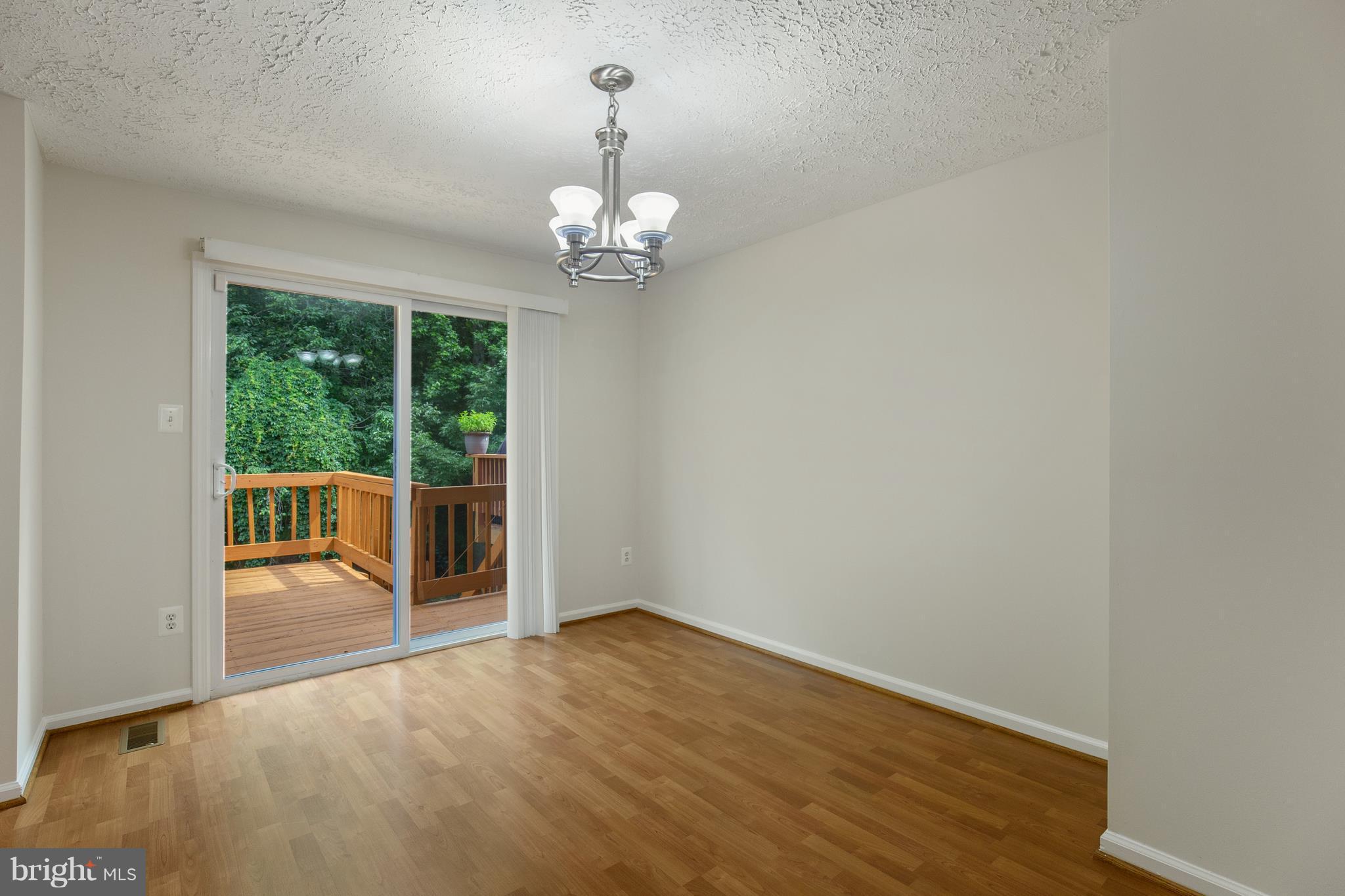 7534 Aspenpark Road Lorton, VA 22079 - Photo 20 of 29 Dining Room