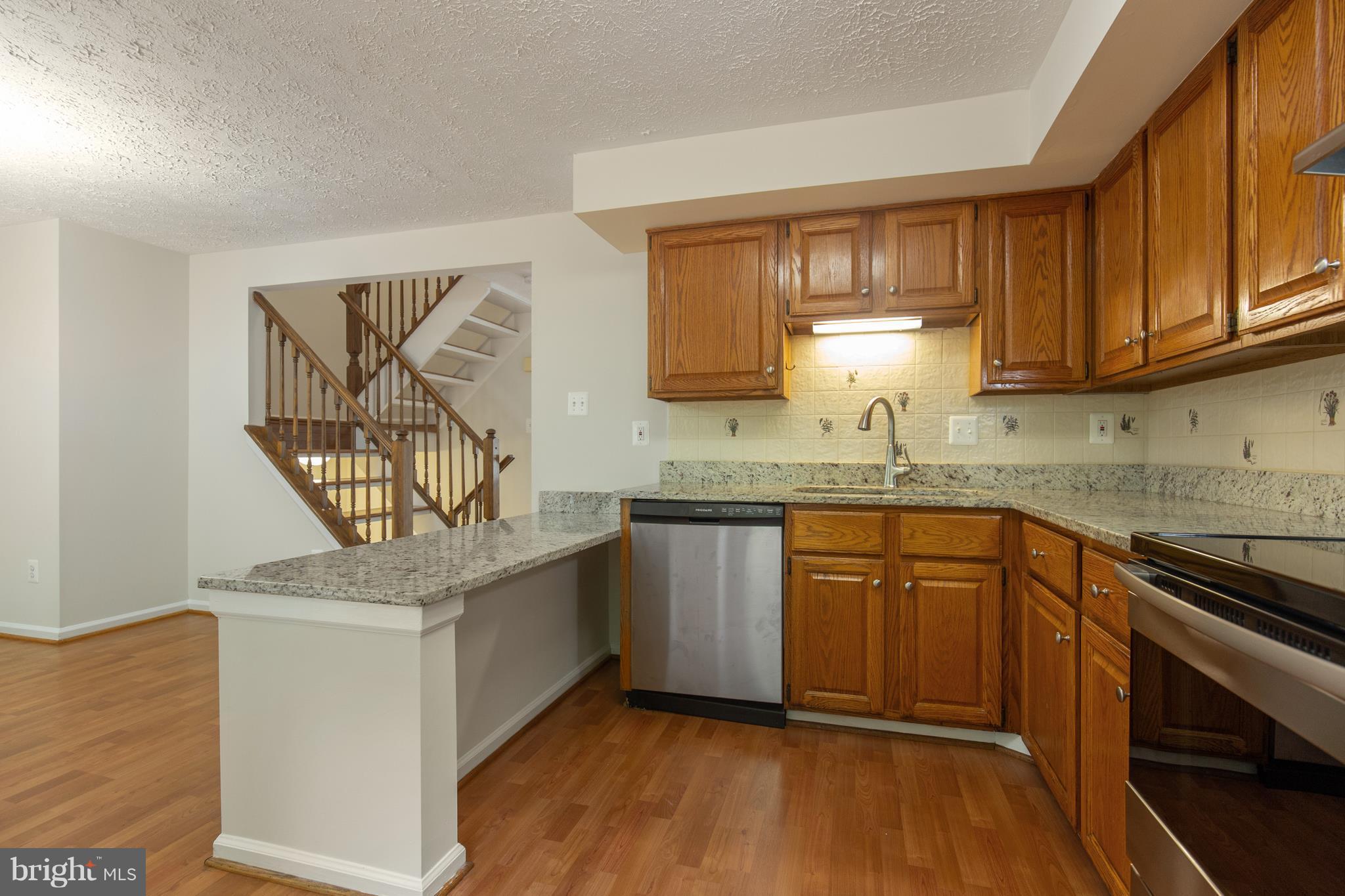 7534 Aspenpark Road Lorton, VA 22079 - Photo 23 of 29 Kitchen
