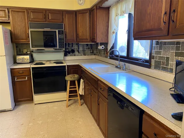 $590,000 | 23 Colton Road, Mahopac, NY 10541