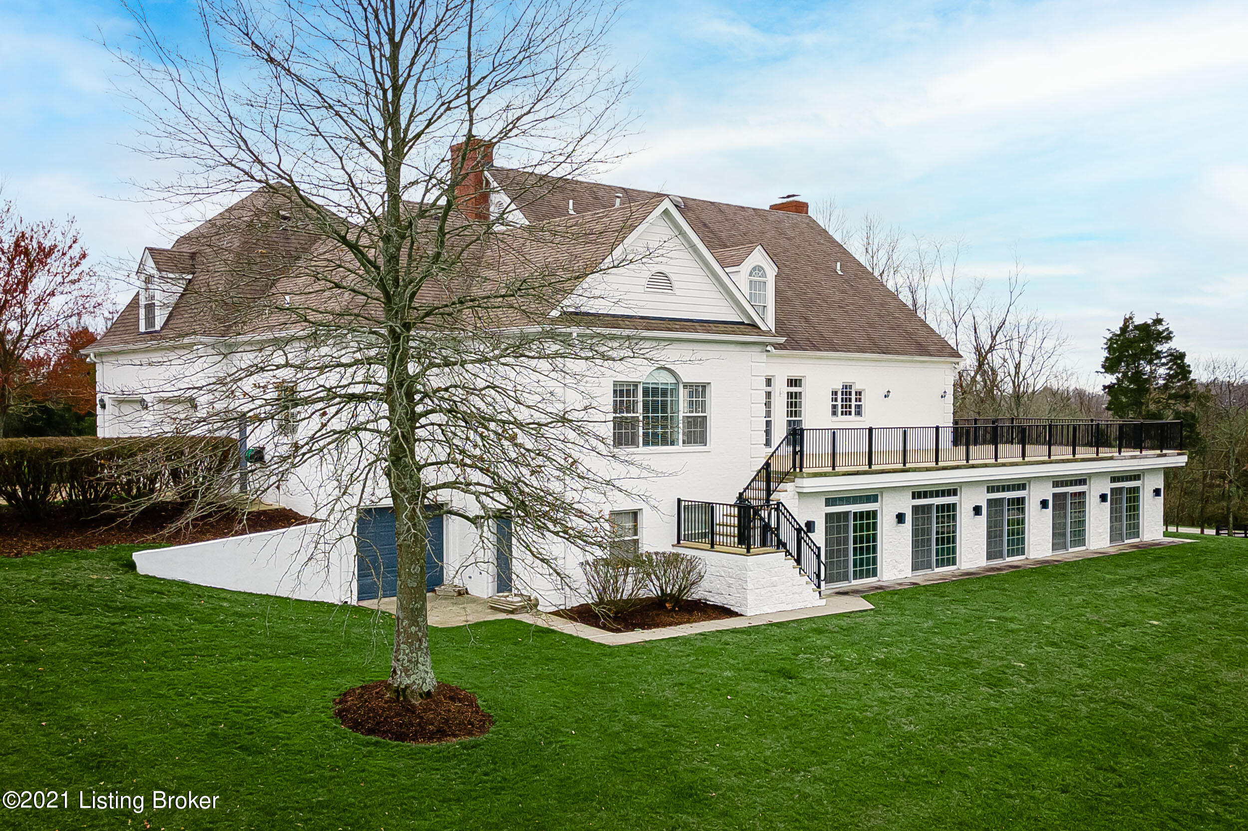 15301 Deer Run Road Louisville, KY 40299 - Photo 4 of 95 Stately home with amazing space