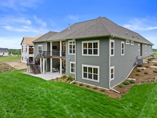 $1,345,000 | N66-w21333 Sagebrush Drive, Menomonee Falls, WI 53051