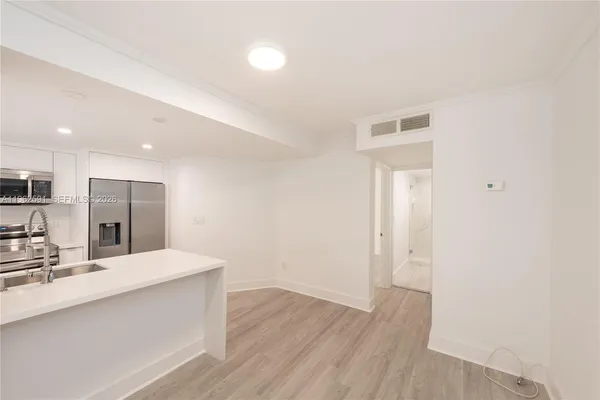 $2,800 | 230 Sunrise Drive, Unit 1, Key Biscayne, FL 33149