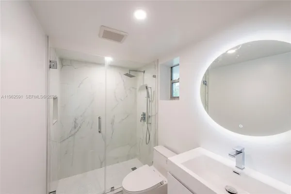 $2,800 | 230 Sunrise Drive, Unit 1, Key Biscayne, FL 33149