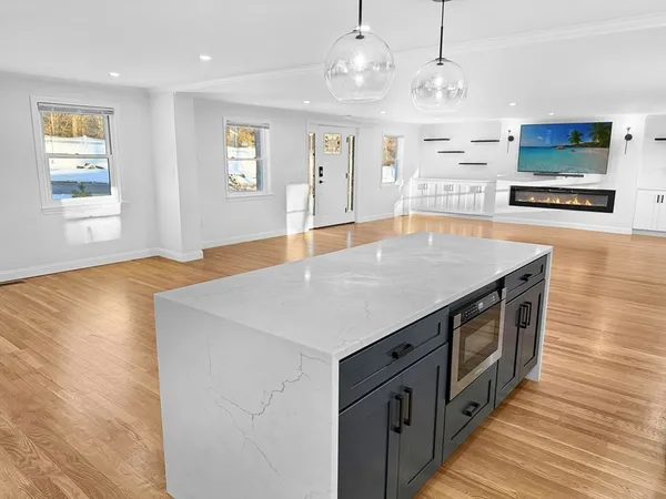 $1,179,000 | 82 Pleasant Street, Westford, MA 01886