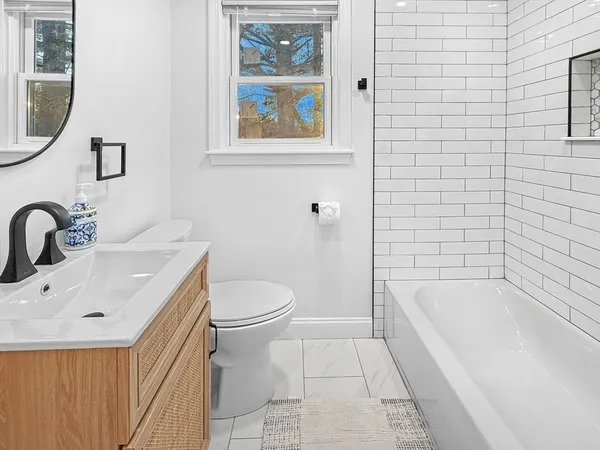 $1,179,000 | 82 Pleasant Street, Westford, MA 01886