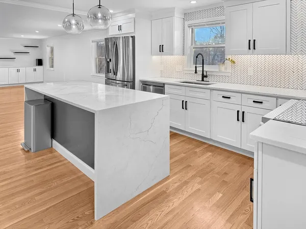 $1,179,000 | 82 Pleasant Street, Westford, MA 01886